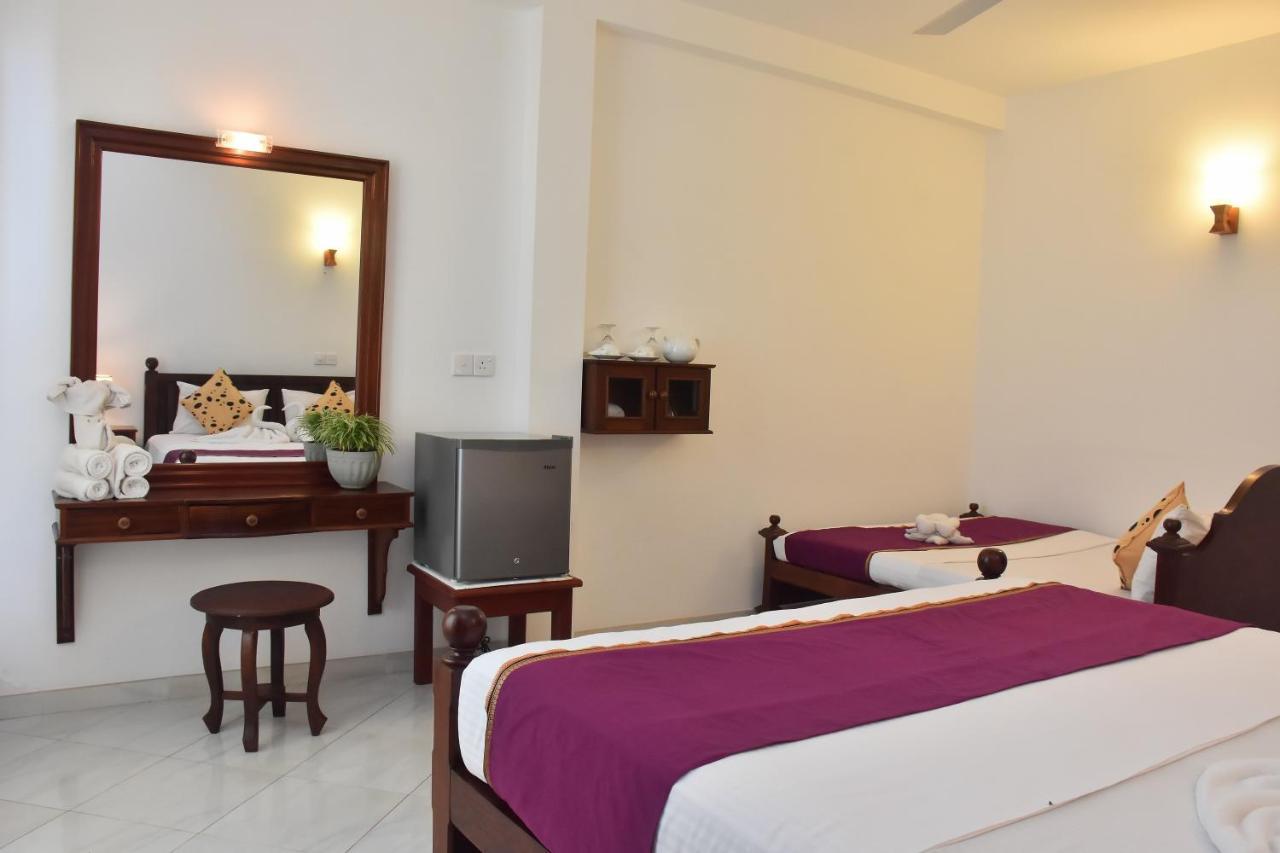 Villa De White Sambur Hikkaduwa Exterior foto